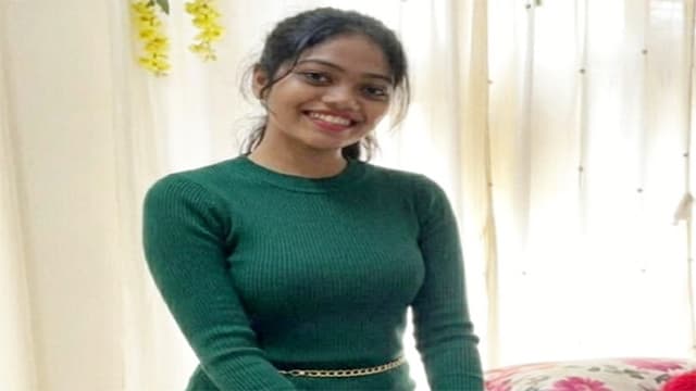 Horny Desi Babe – Strip BJ Creampie Viral